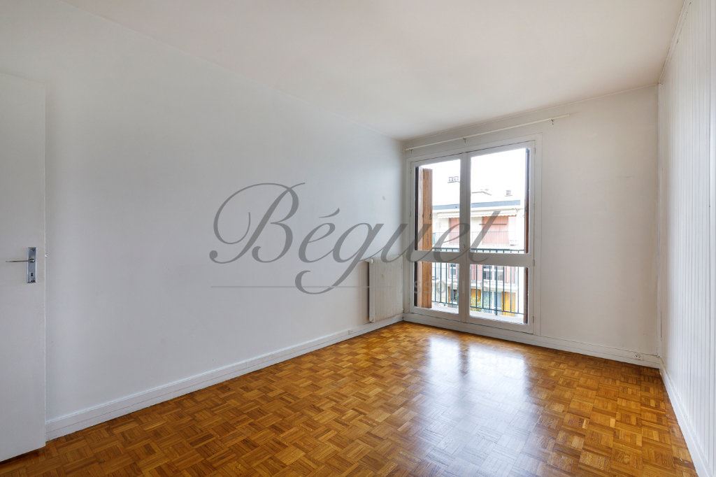 Vendu par Beguet Associés : BOULOGNE NORD 92100 APPARTEMENT FAMILIAL 109 m²  4 CHAMBRES BALCON PARKING -