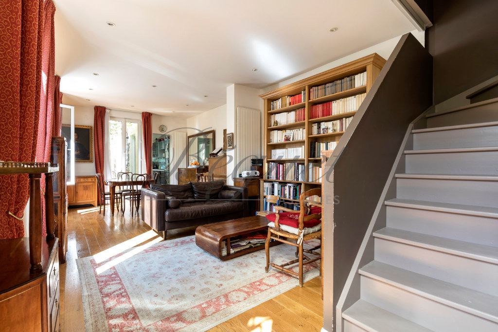 Vendu par Beguet Associés : ISSY-LES-MOULINEAUX 92130 - LA FERME - APPARTEMENT - 125 m² - 4 CHAMBRES - STUDIO - TERRASSE -