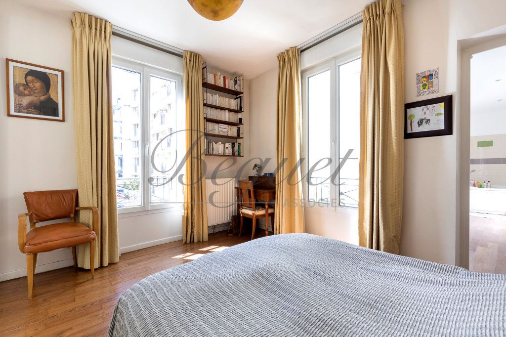 Vendu par Beguet Associés : ISSY-LES-MOULINEAUX 92130 - LA FERME - APPARTEMENT - 125 m² - 4 CHAMBRES - STUDIO - TERRASSE -