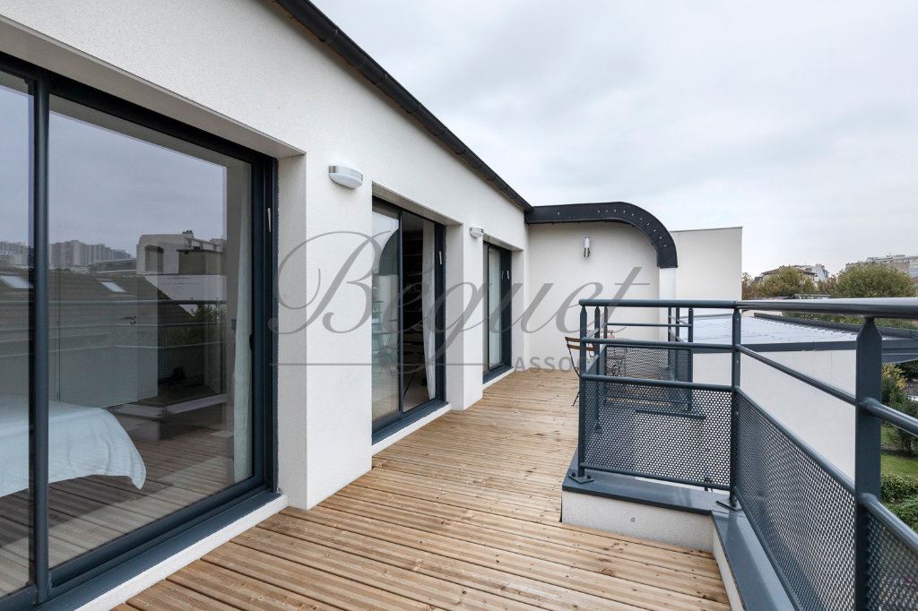 Vendu par Beguet Associés : ISSY-LES-MOULINEAUX 92130 - MAISON CONTEMPORAINE 224 m² - 5 CHAMBRES - TERRASSES - JARDIN -