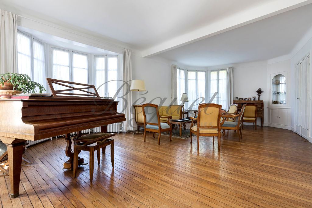 Vendu par Beguet Associés : SCEAUX 92330 - ALLÉE D’HONNEUR - MAISON DE FAMILLE 635 m² ENVIRON - 8/10 CHAMBRES PARC 1610m²  ENVIR