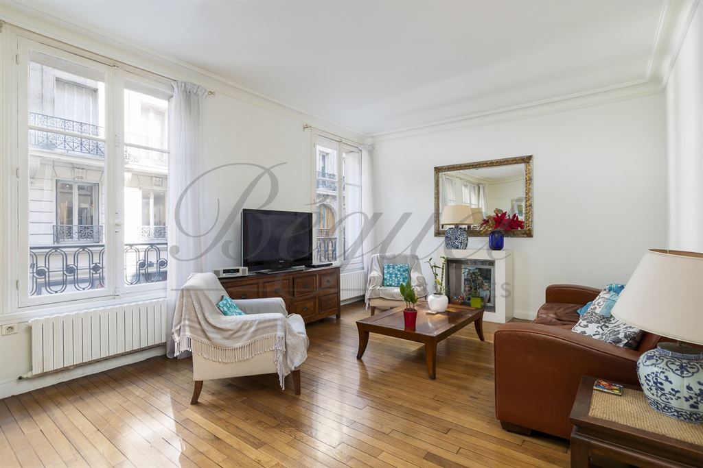 Vendu par Beguet Associés : PARIS - 75116 - CHAILLOT - APPARTEMENT 146 m² 4 CHAMBRES + 2 STUDETTES -