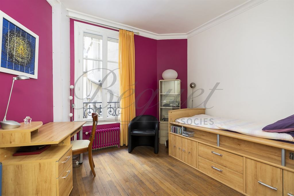 Vendu par Beguet Associés : PARIS - 75116 - CHAILLOT - APPARTEMENT 146 m² 4 CHAMBRES + 2 STUDETTES -