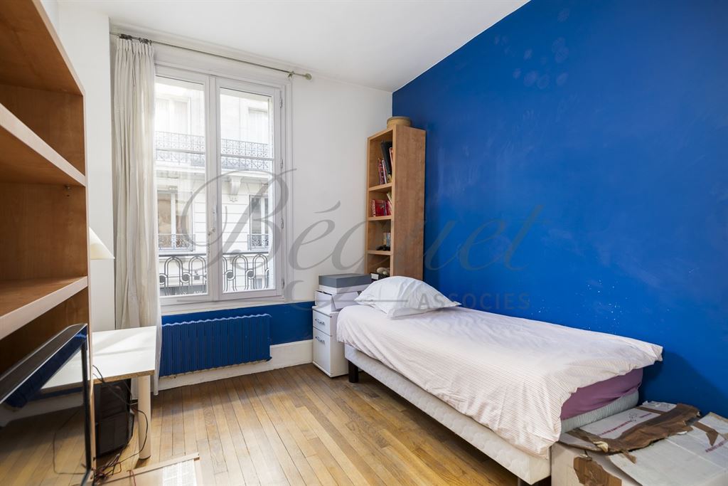 Vendu par Beguet Associés : PARIS - 75116 - CHAILLOT - APPARTEMENT 146 m² 4 CHAMBRES + 2 STUDETTES -