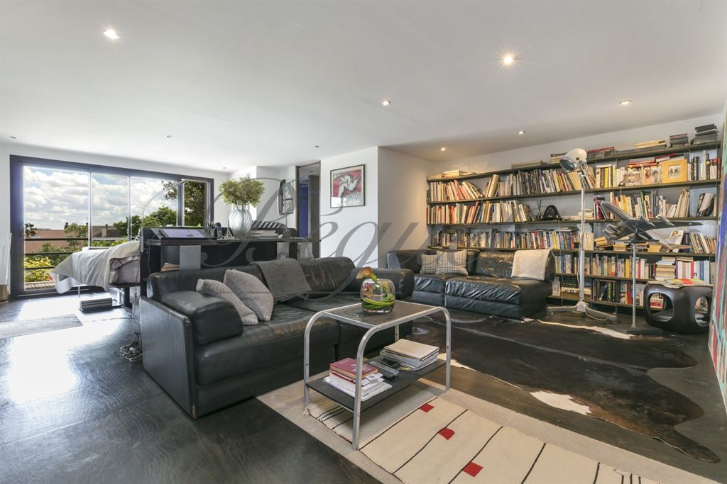 A vendre chez Beguet Associés : Suresnes Foch 92150 Maison 360 m² 4 Chambres Jardin Garage