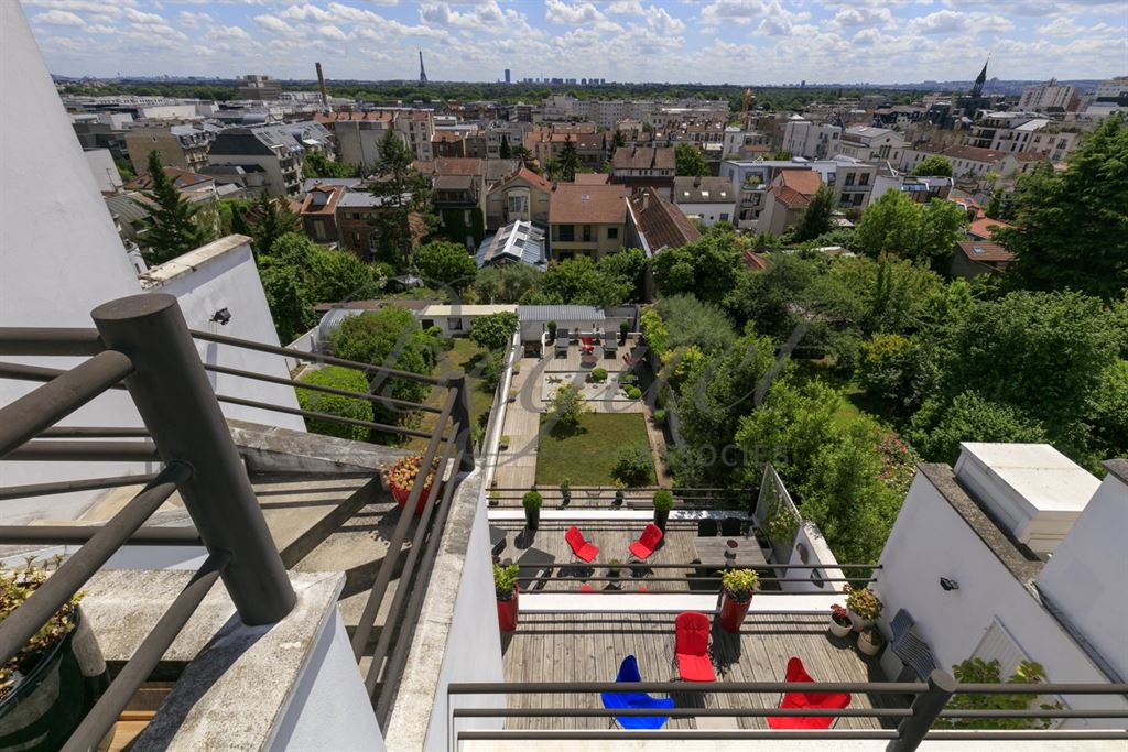 A vendre chez Beguet Associés : Suresnes Foch 92150 Maison 360 m² 4 Chambres Jardin Garage