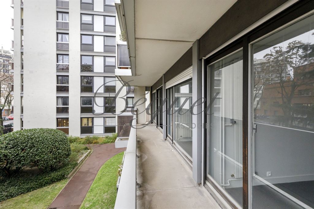 Vendu par Beguet Associés : Boulogne 92100 Appartement 70 m² 2 Chambres Terrasse Cave