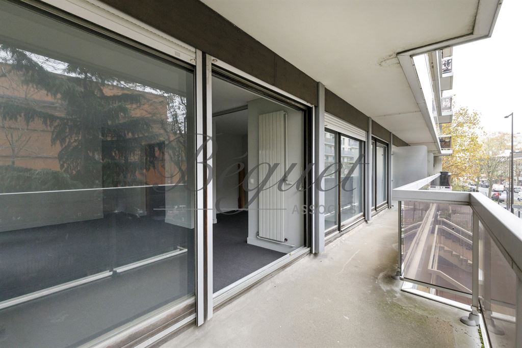 Vendu par Beguet Associés : Boulogne 92100 Appartement 70 m² 2 Chambres Terrasse Cave