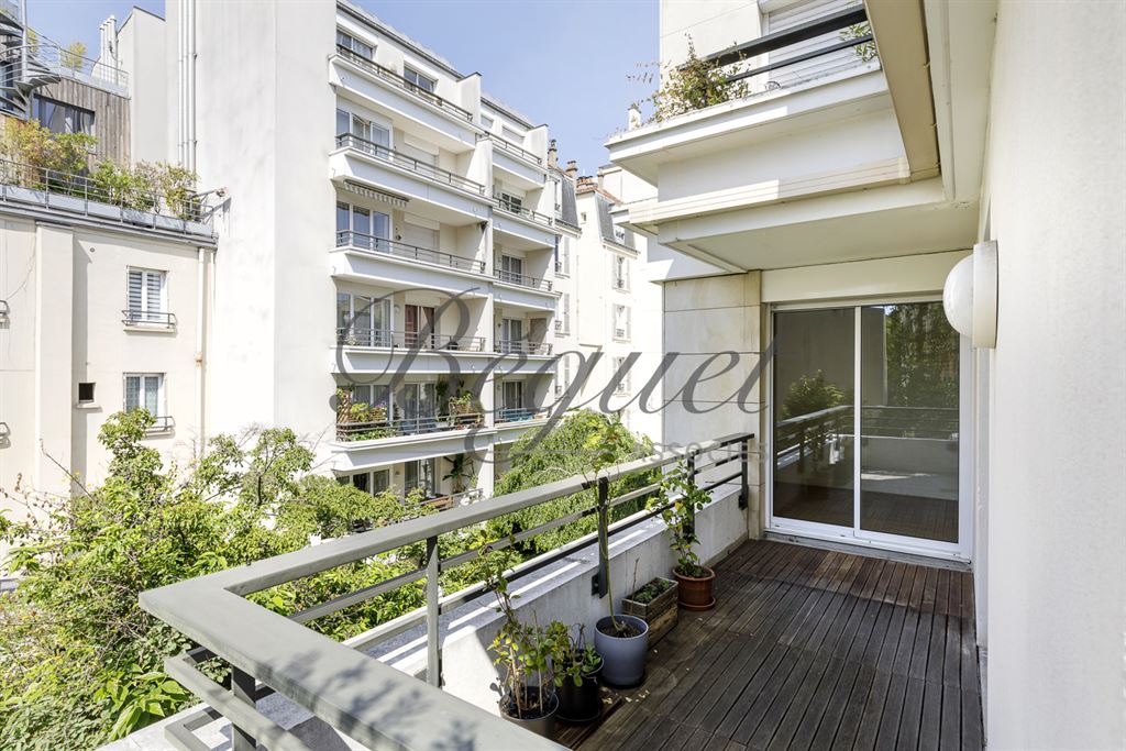 Vendu par Beguet Associés : BOULOGNE 92100 JEAN JAURES APPARTEMENT 50 m² 1 CHAMBRE 2 BALCONS-TERRASSES 16 m² CAVE PARKING