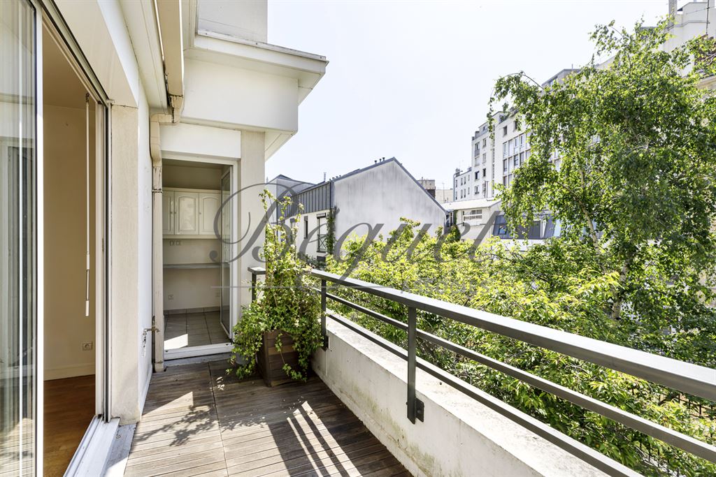 Vendu par Beguet Associés : BOULOGNE 92100 JEAN JAURES APPARTEMENT 50 m² 1 CHAMBRE 2 BALCONS-TERRASSES 16 m² CAVE PARKING