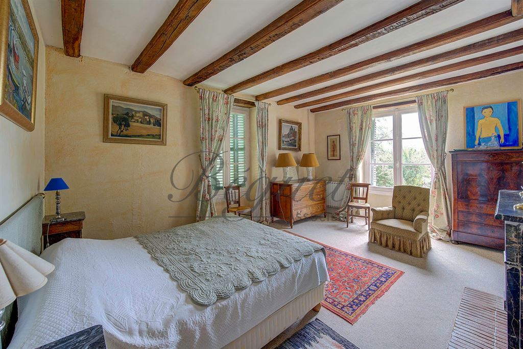 Vendu par Beguet Associés : INDRE ET LOIRE-TOURAINE-CHATEAU LA VALLIERE 37330- MAISON 325 M 6 CHAMBRES PISCINE DÉPENDANCES