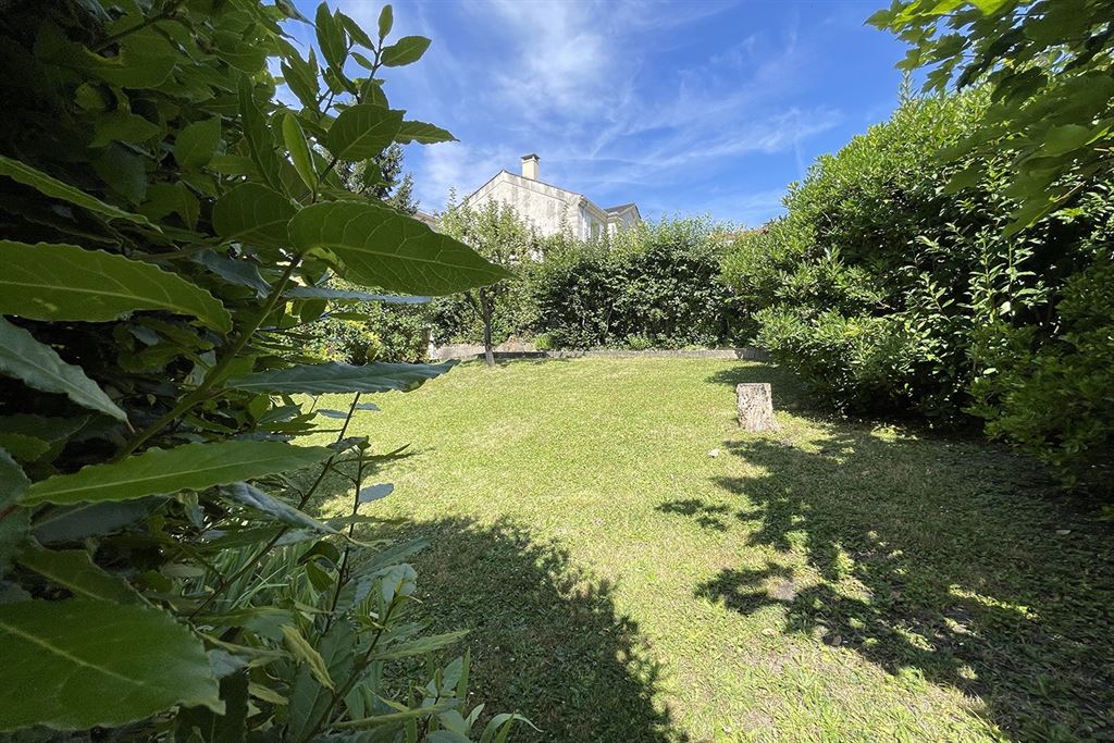 A vendre chez Beguet Associés : HAUTS DE SEINE CHAVILLE - 92370 - MAISON 204 M - 6 CHAMBRES - JARDIN 485 M - GARAGE