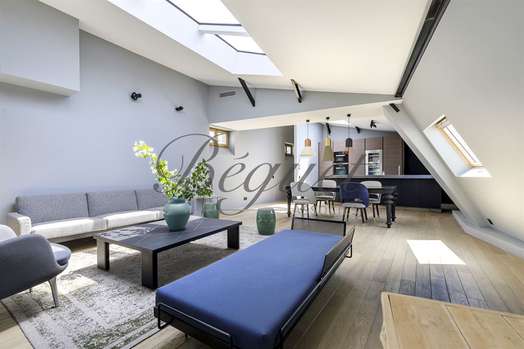 A vendre chez Beguet Associés : Paris Triangle d’Or 75008 Appartement 142 m² 2 Chambres