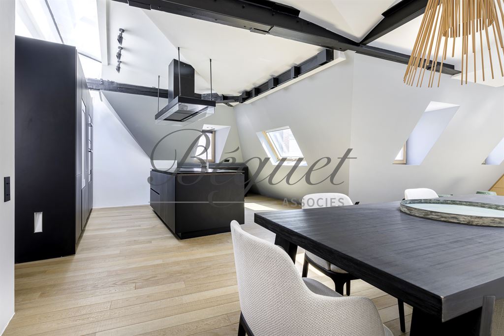 A vendre chez Beguet Associés : Paris Triangle d’or 75008 Appartement 175 m² 3 Chambres