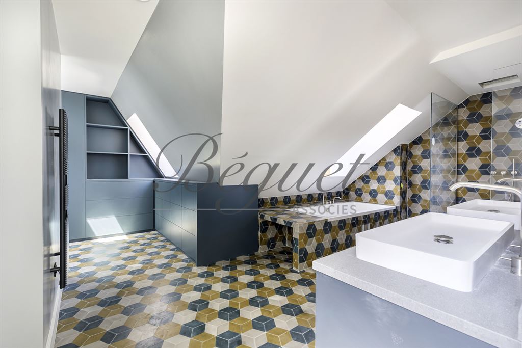 A vendre chez Beguet Associés : Paris Triangle d’or 75008 Appartement 175 m² 3 Chambres