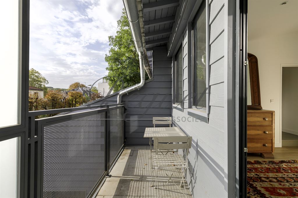 A vendre chez Beguet Associés : HAUTS DE SEINE VILLE D4AVRAY 92410 DUPLEX/LOFT 166 m² TERRASSE BALCON