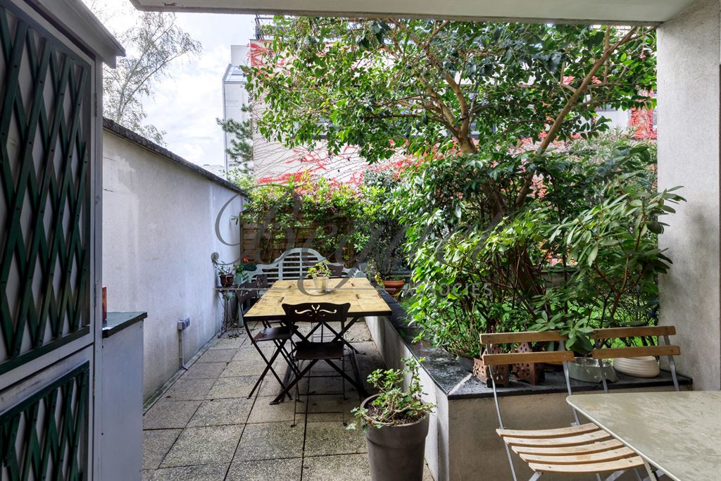 A vendre chez Beguet Associés : Hauts de Seine- Boulogne Mairie 92100 Appartement Duplex 149 m² 4 Ch Jardin