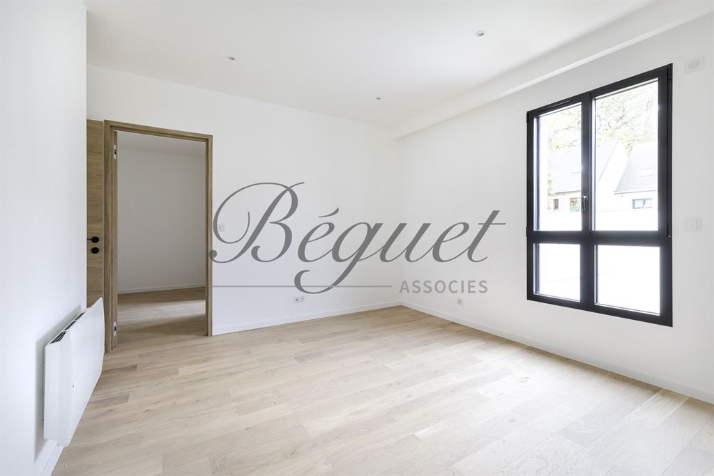 A vendre chez Beguet Associés : Viroflay  Chaville Vélizy Les Ursines 78140 Maison 170 m² Jardin 2 Parkings