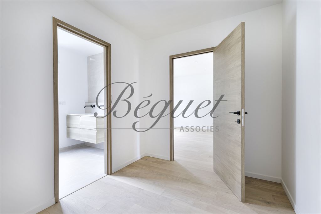 A vendre chez Beguet Associés : Viroflay  Chaville Vélizy Les Ursines 78140 Maison 170 m² Jardin 2 Parkings