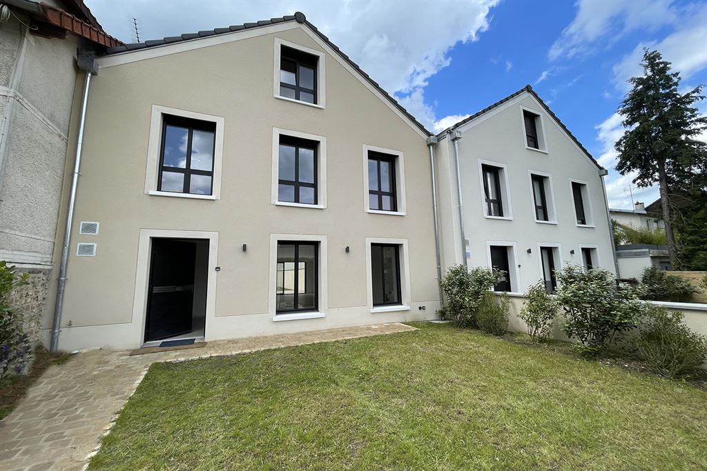 A vendre chez Beguet Associés : Viroflay  Chaville Vélizy Les Ursines 78140 Maison 170 m² Jardin 2 Parkings