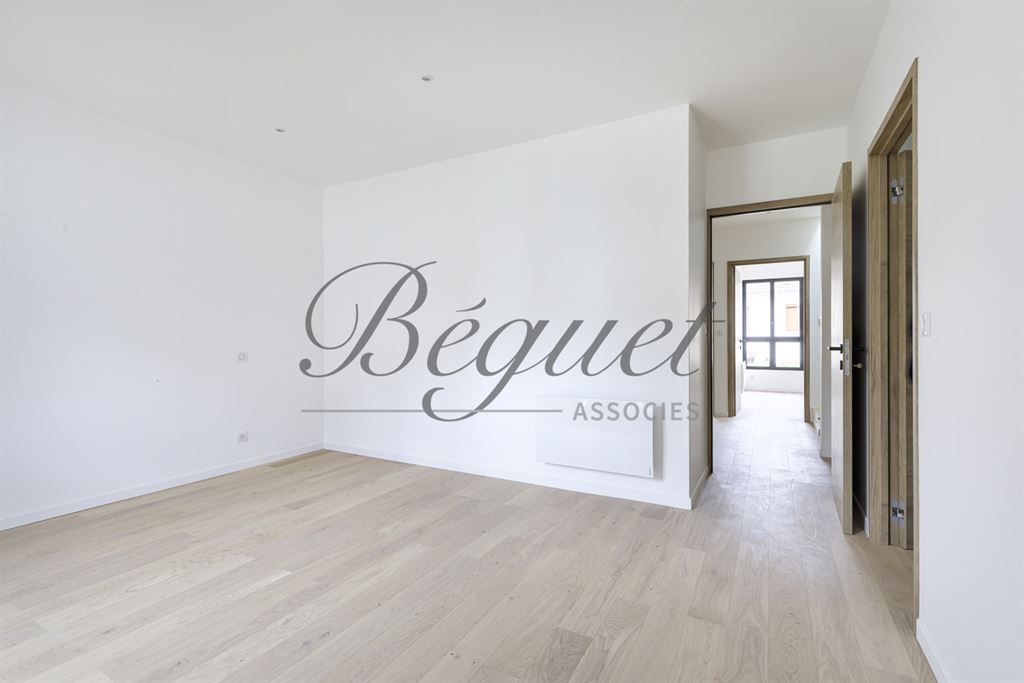 A vendre chez Beguet Associés : Viroflay  Chaville Vélizy Les Ursines 78140 Maison 170 m² Jardin 2 Parkings