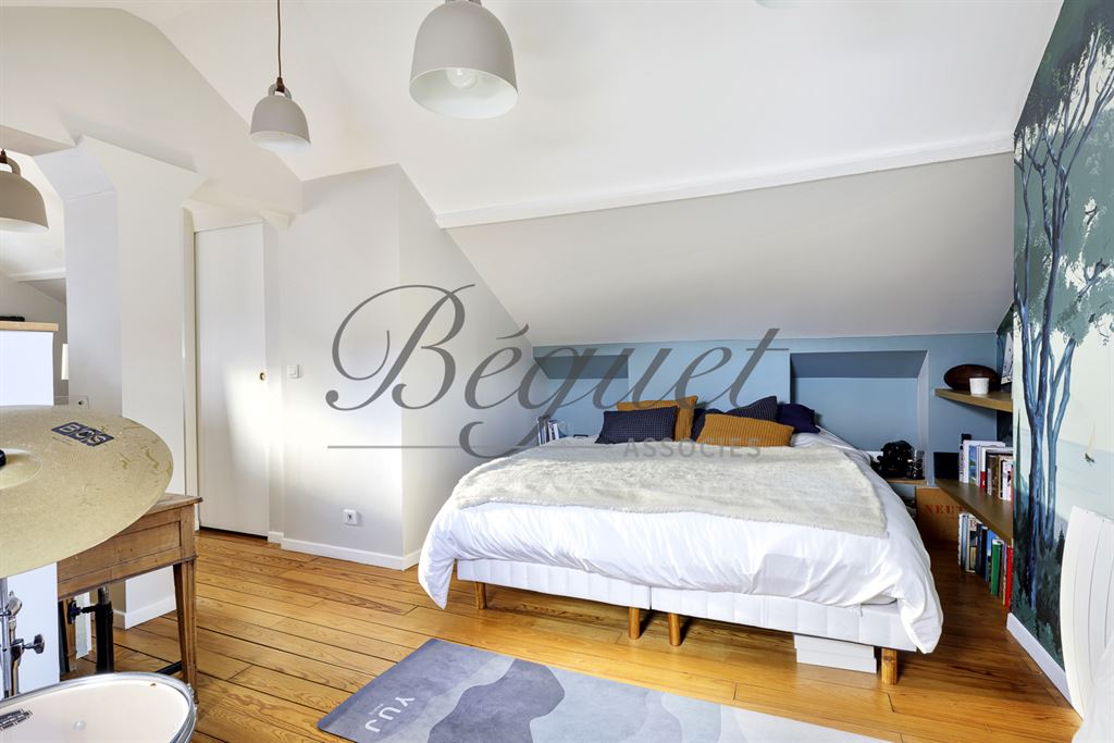 A vendre chez Beguet Associés : Vélizy Foret de Meudon 78140 Maison 160 m² Piscine