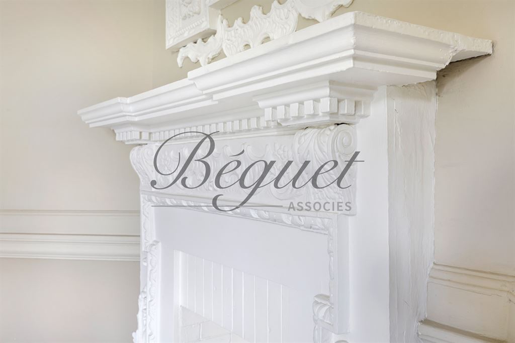 A vendre chez Beguet Associés : Hauts de Seine - Vaucresson 92420 maison 920 m² 6 chambres terrain 6500 m²