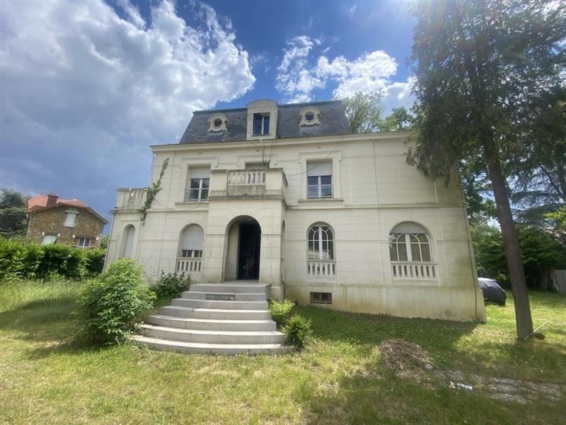 A vendre chez Beguet Associés : HAUTS DE SEINE - VAUCRESSON - 92420 - MAISON 376 m²  - 6 CHAMBRES -TERRAIN 1300 m²