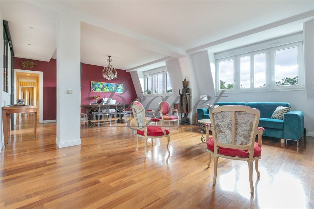 A vendre chez Beguet Associés : Neuilly sur Seine 92200 - Appartement 137 m² - 4 Chambres - Cave - Parking