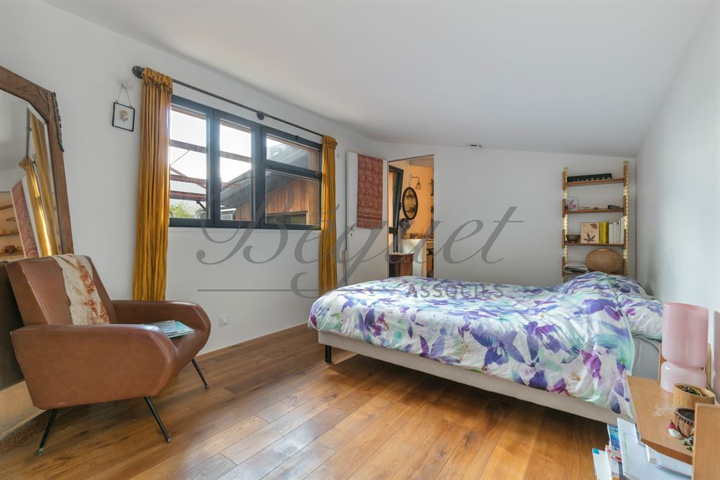 A vendre chez Beguet Associés : SEINE SAINT DENIS - LES LILAS 93260 MAISON 240 m² 5 CH JARDIN TERRASSE