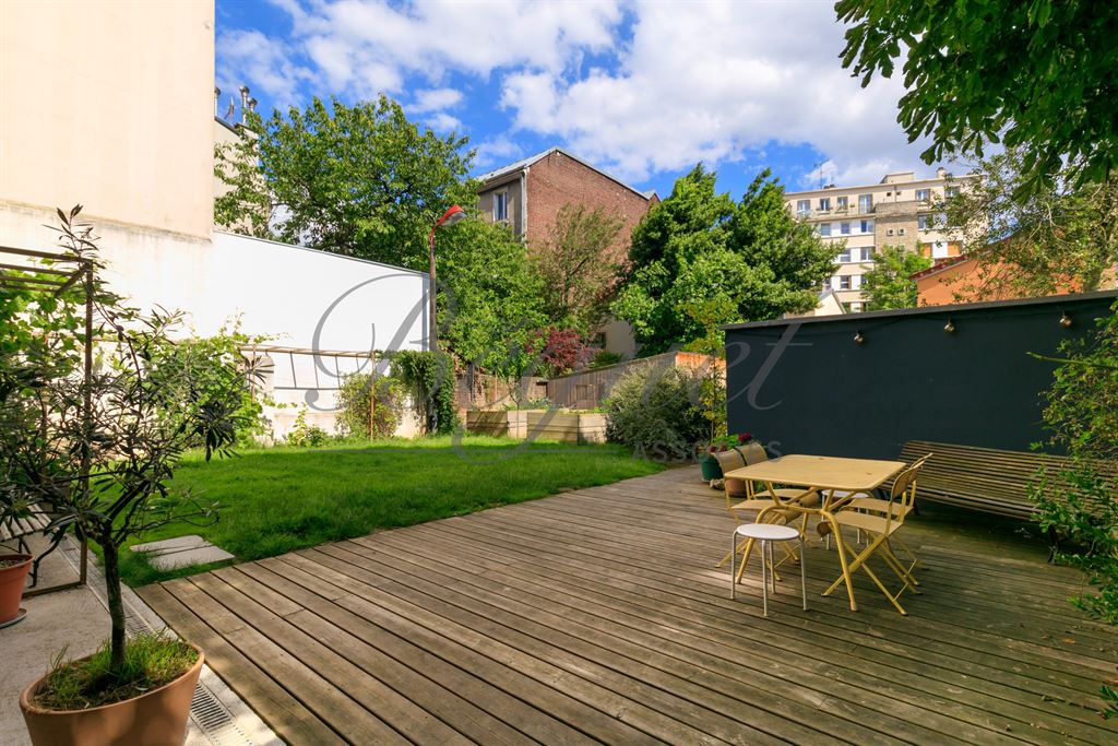 A vendre chez Beguet Associés : SEINE SAINT DENIS - LES LILAS 93260 MAISON 240 m² 5 CH JARDIN TERRASSE