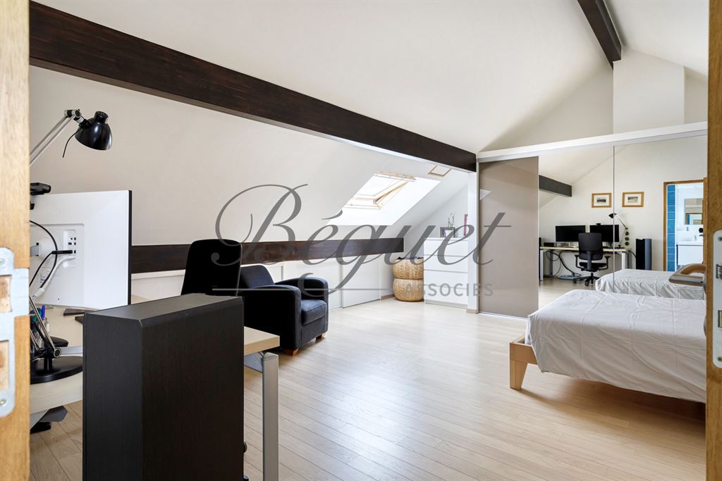 A vendre chez Beguet Associés : Vélizy-Villacoublay 78140 Maison 180 m² 3 Chambres, Jardin, Garage