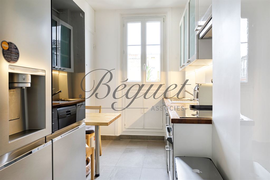 A vendre chez Beguet Associés : Paris Exelmans 75016 Appartement 104 m² 2 chambres + chambre de service