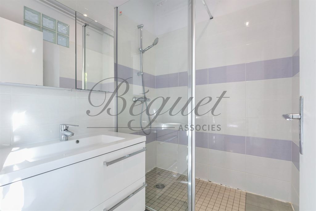 A vendre chez Beguet Associés : HAUTS DE SEINE 92210 SAINT CLOUD MAISON 180 m²  4 CHAMBRES JARDIN