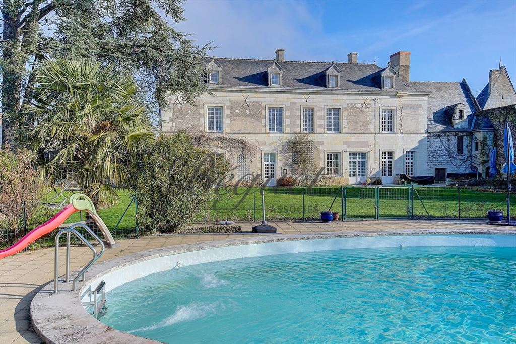 A vendre chez Beguet Associés : Touraine Loire valley Indre et Loire 37420 Maison de maître 770 m² 12 chambres Piscine Parc 4500 m²