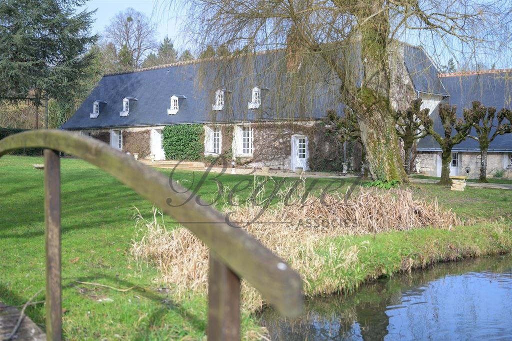 A vendre chez Beguet Associés : TOURS 37510 INDRE ET LOIRE  MAISON 350 m² + Maison d’amis 40 m² 7 CH - PISCINE - PARC 3.7 ha