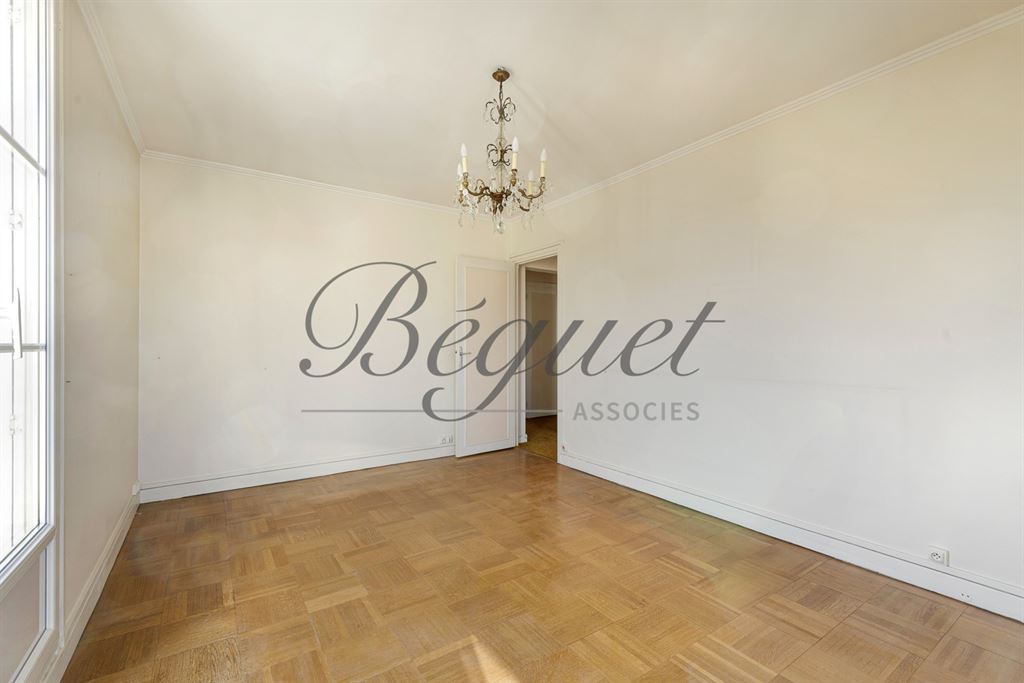 A vendre chez Beguet Associés : Boulogne Nord  Église 92100  Appartement dernier étage - 72 m² - 2 Chambres - Balcon -Terrasse -Cave